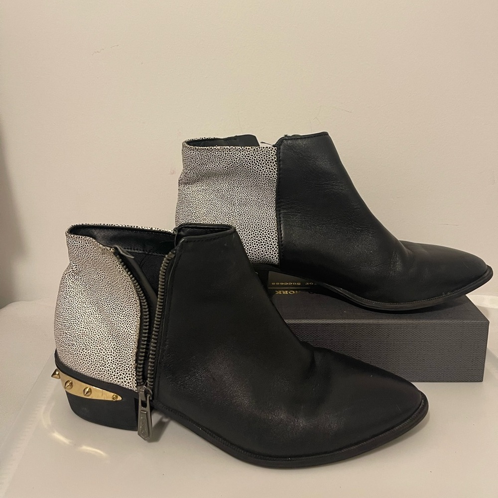 CIRCUS by Sam Edelman Black and Gray Ankle Boots